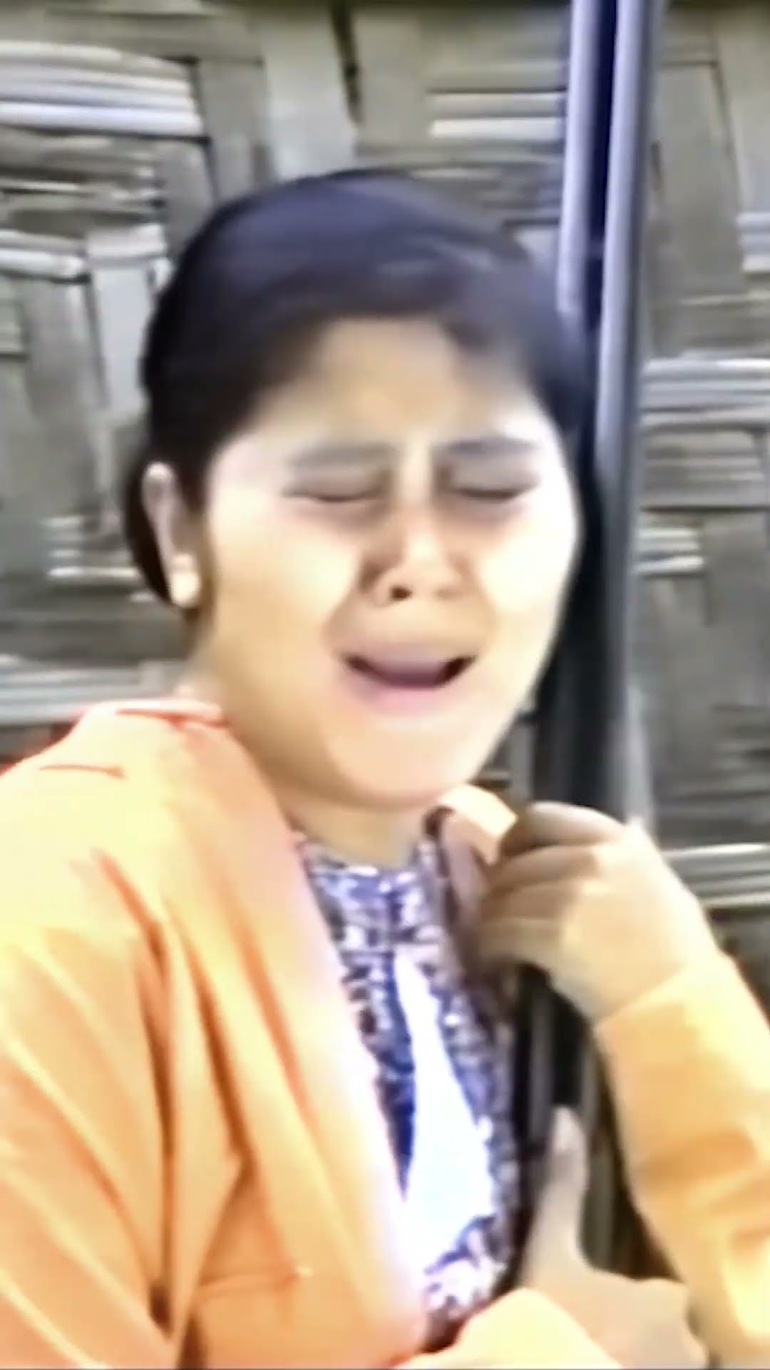 အမေ ကျွန်တော့်ကိုဒေါသထွက်အောင်မလုပ်နဲ့